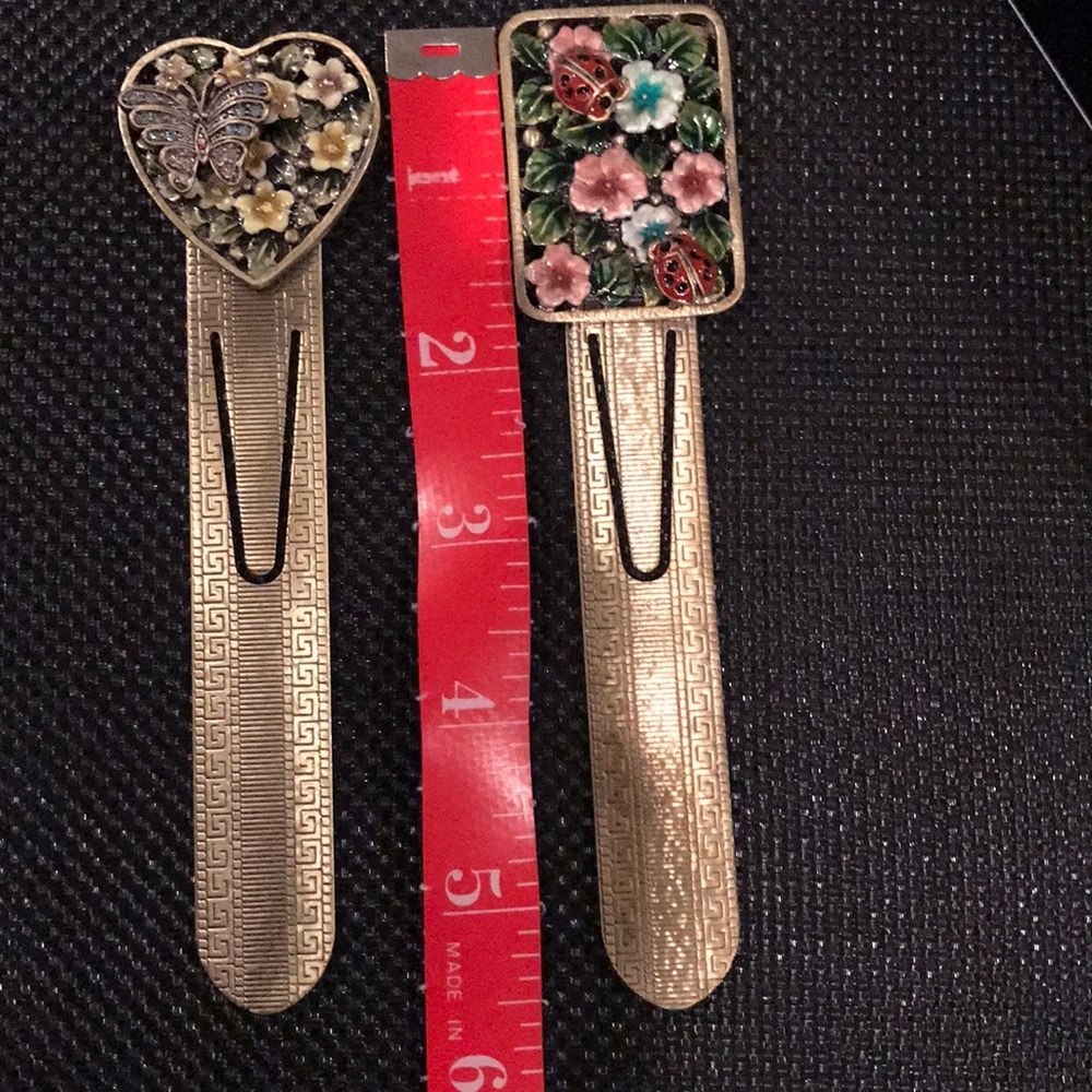 NWOT 2 Decorative bookmarks - Picture 4 of 4